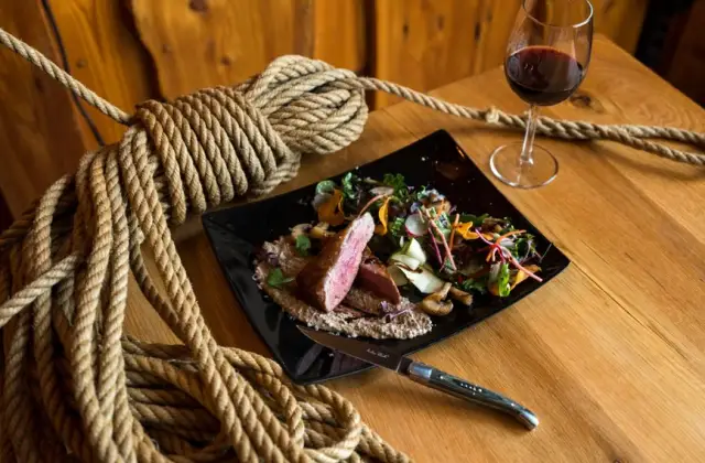 A Small Glass of Red Wine & a Few Olives &ndash; snack on the 7-Day Mediterranean Diet Meal Plan