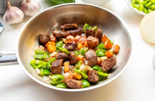 Beef & Broccoli Stir Fry &ndash; dinner on the 7-Day Keto Meal Plan