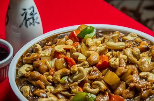Beef & Cashew Stir Fry &ndash; dinner on the 7-Day High Protein Low Carb Meal Plan