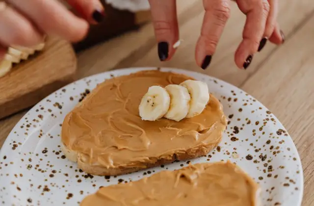 Big Bowl of Oats with Peanut Butter & Banana &ndash; breakfast on the 7-Day Muscle Gain Meal Plan