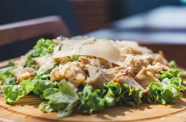 Buffalo Chicken Salad &ndash; lunch on the 7-Day Keto Meal Plan