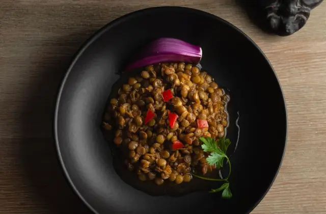 Chicken & Lentil Bowl &ndash; lunch on the 7-Day GLP-1 Meal Plan