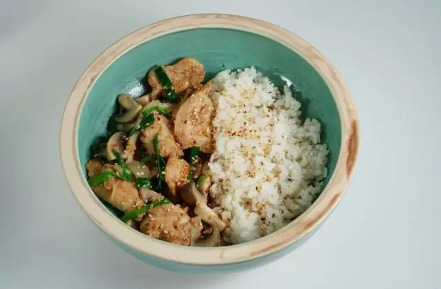 Chicken Stir Fry with Rice &ndash; dinner on the 7-Day 1500 Calorie Meal Plan