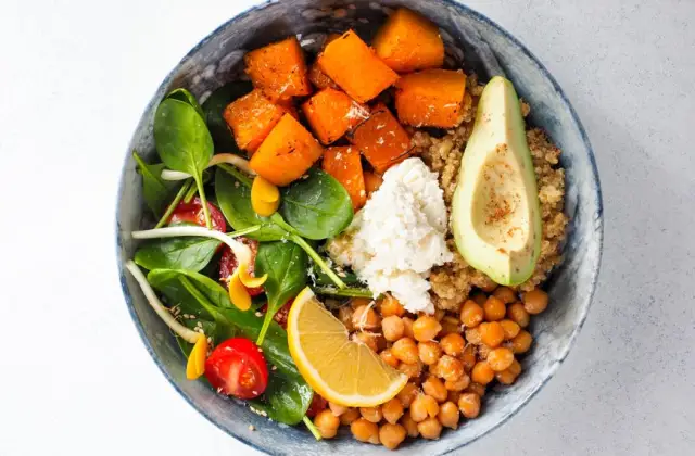 Chickpea & Spinach Bowl &ndash; lunch on the 7-Day DASH Diet Meal Plan