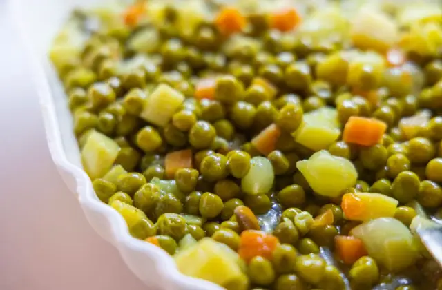 Cod with Crushed Potatoes & Peas &ndash; dinner on the 7-Day 1500 Calorie Meal Plan