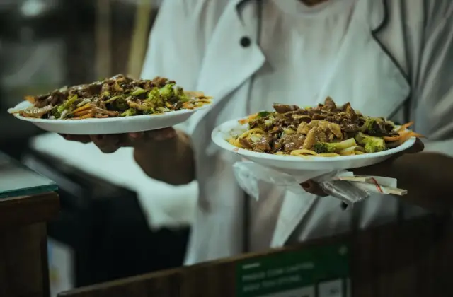 Crispy Tofu Stir Fry with Noodles &ndash; dinner on the 7-Day Vegetarian Meal Plan