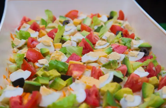 Egg & Avocado Salad Box &ndash; lunch on the 7-Day 1,200 Calorie Meal Plan