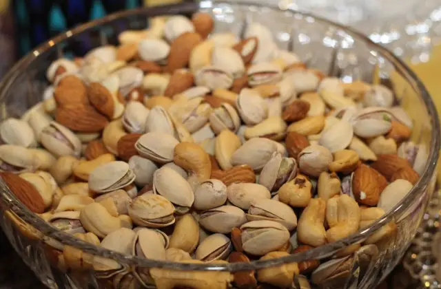 Handful of Mixed Olives & Almonds &ndash; snack on the 7-Day Mediterranean Diet Meal Plan