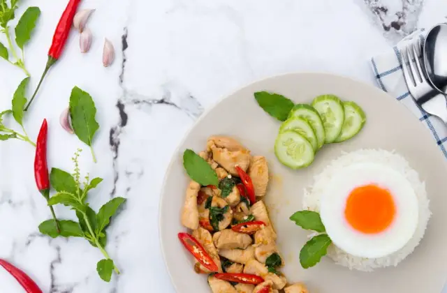 Herb Chicken with Brown Rice &ndash; dinner on the 7-Day DASH Diet Meal Plan