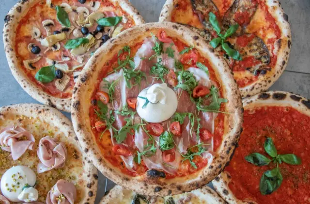Homemade Vegetable Pizza &ndash; dinner on the 7-Day Vegetarian Meal Plan