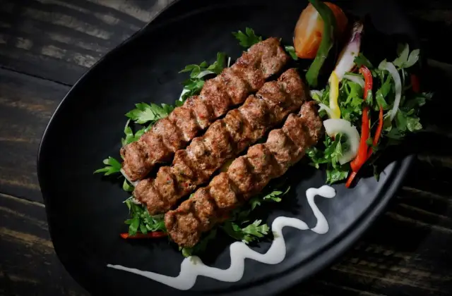 Lamb Kofta with Tzatziki &ndash; dinner on the 7-Day High Protein Low Carb Meal Plan
