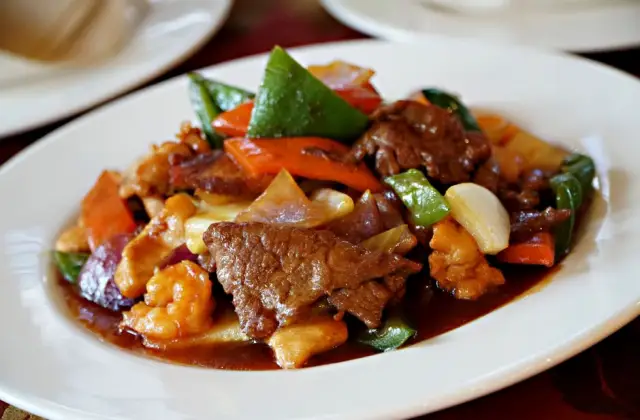 Leftover Beef Stir Fry &ndash; lunch on the 7-Day Calorie Deficit Meal Plan