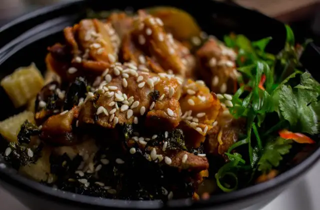 Leftover Chicken Rice Bowl &ndash; lunch on the 7-Day 2000 Calorie Meal Plan
