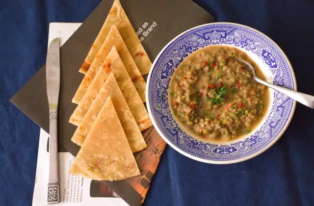 Lentil Soup with Sourdough &ndash; lunch on the 7-Day 1500 Calorie Meal Plan