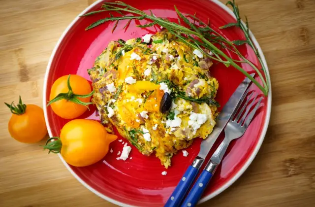 Mushroom & Feta Omelette &ndash; breakfast on the 7-Day PCOS Meal Plan