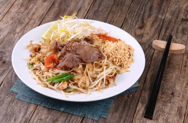 Peanut Tempeh Noodles &ndash; dinner on the 7-Day Vegan Meal Plan