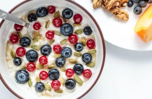 Pear & Pumpkin Seeds &ndash; snack on the 7-Day PCOS Meal Plan