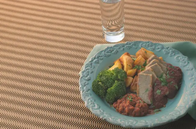 Pork Loin with Sweet Potato & Broccoli &ndash; dinner on the 7-Day 1500 Calorie Meal Plan