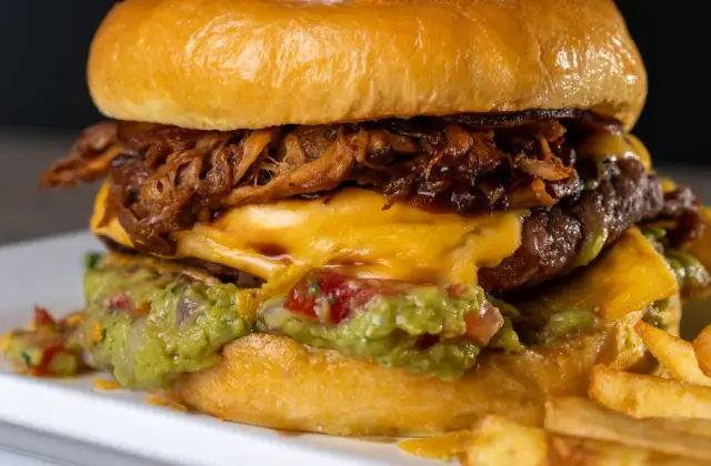 Pork Rinds & Guacamole &ndash; snack on the 7-Day Keto Meal Plan