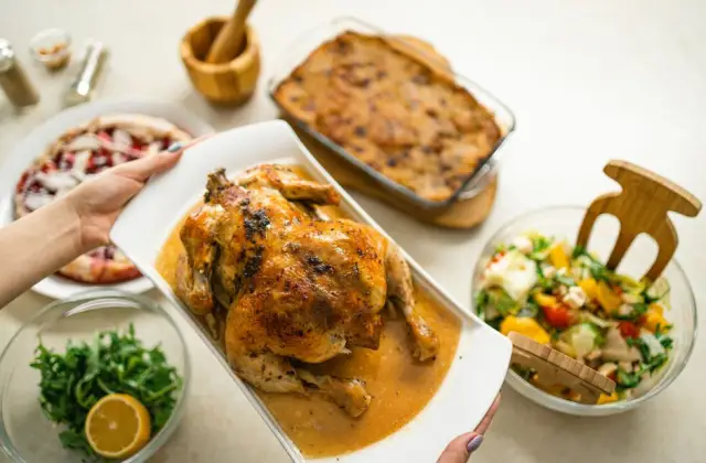 Roast Chicken & Couscous Salad &ndash; lunch on the 7-Day 1500 Calorie Meal Plan