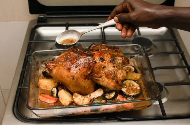 Roast Chicken & Rainbow Vegetables &ndash; dinner on the 7-Day Anti-Inflammatory Meal Plan