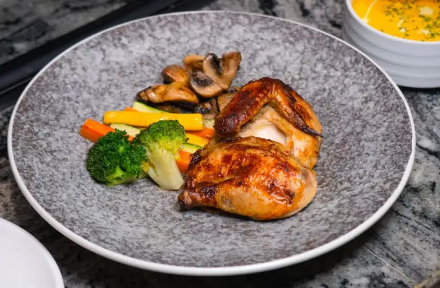 Roast Chicken & Vegetables &ndash; dinner on the 7-Day 1,200 Calorie Meal Plan