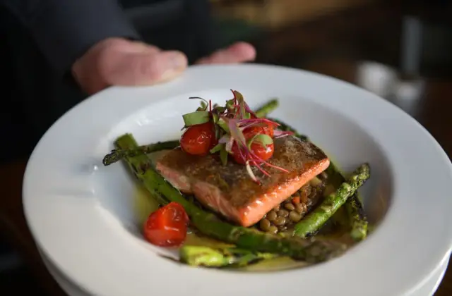 Salmon with Puy Lentils &ndash; dinner on the 7-Day Anti-Inflammatory Meal Plan
