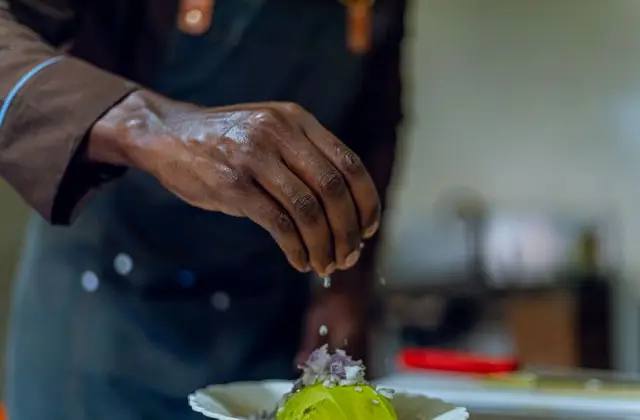 Salted Avocado &ndash; snack on the 7-Day Keto Meal Plan