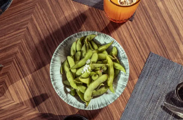 Salted Edamame &ndash; snack on the 7-Day High Protein Low Carb Meal Plan