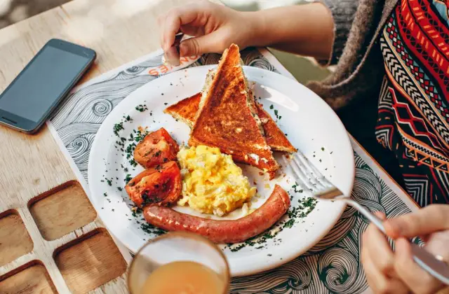Sausage, Egg & Cheese Scramble &ndash; breakfast on the 7-Day Keto Meal Plan