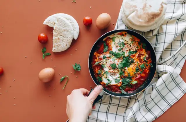 Shakshuka for One &ndash; breakfast on the 7-Day 1,200 Calorie Meal Plan