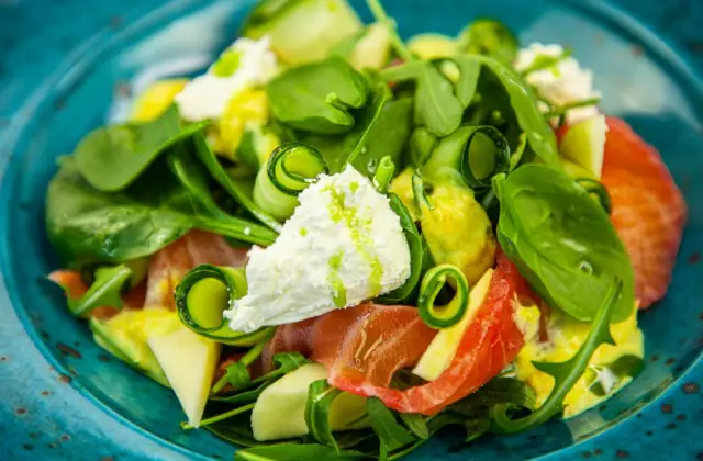 Smoked Salmon Cucumber Rounds &ndash; breakfast on the 7-Day Keto Meal Plan
