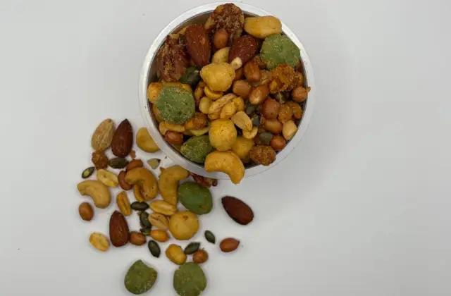 Trail Mix &ndash; snack on the 7-Day Vegan Meal Plan