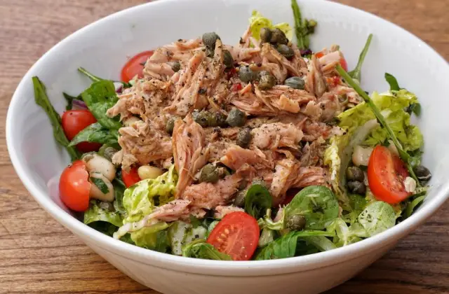 Tuna & Bean Salad &ndash; lunch on the 7-Day GLP-1 Meal Plan