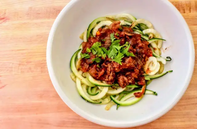 Turkey Mince & Zucchini Bolognese &ndash; dinner on the 7-Day 1,200 Calorie Meal Plan