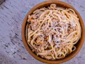 Spaghetti Bolognese mit Salat